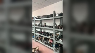 Il s'agit de la salle d'échantillons de notre entreprise.