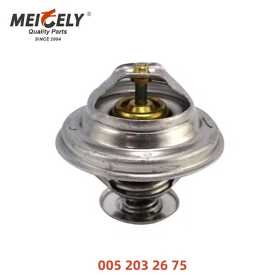 Thermostat de liquide de refroidissement du moteur OEM 0052032675 1032000819 Pour Mercedes-Benz