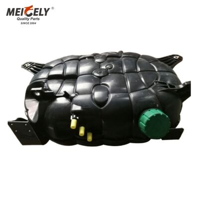 Réservoir d'expansion pour camion OE 9605017903 Réservoir de liquide de refroidissement compatible avec les pièces de camion Mercedes-Benz Actros